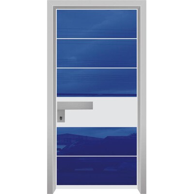 דלת חוץ דגם מודרני בחיפוי זכוכית כחול בהיר בשילוב פס כסף לרוחב 